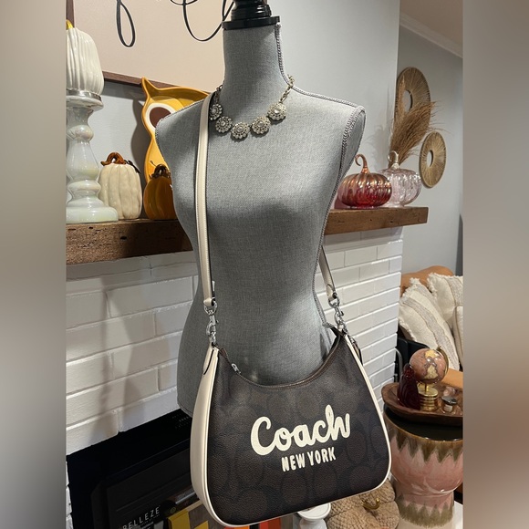 New! Coach! - Picture 4 of 16